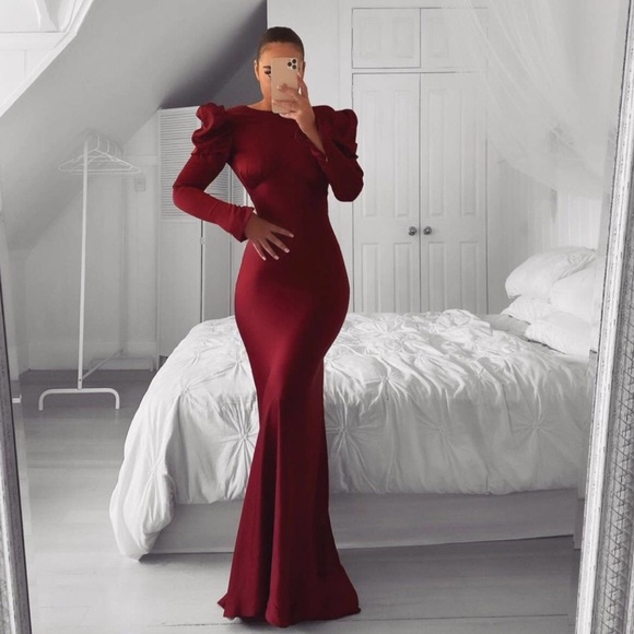 HOUSE OF CB Ottillie Sexy Open Back Puff Sleeves
Silky Satin Red Maxi Gown Dress - Picture 9 of 14